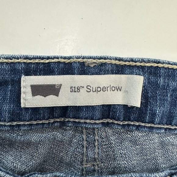 Levi's 518 Superlow Bootcut Women's size 5 Dark Wash Blue Denim Jeans - Picture 3 of 6